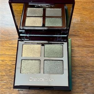 Charlotte Tilbury Eyeshadow Quad in the shade Green Lights.